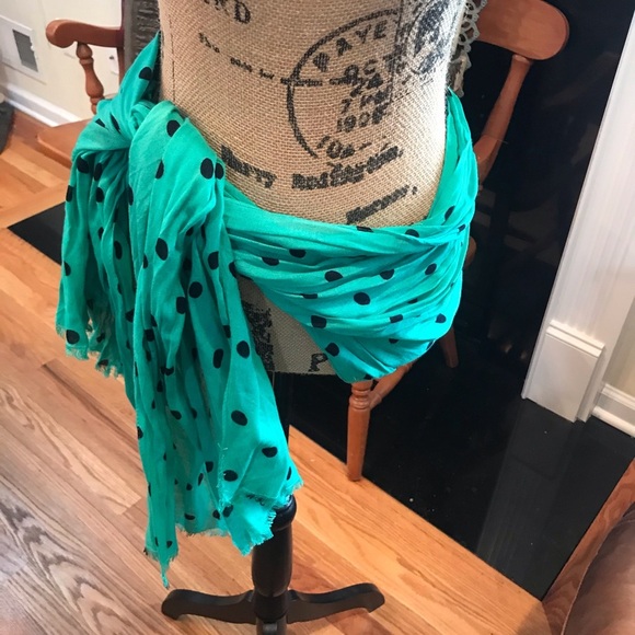 🧣 Turquoise & Black Dotted Scarf - Picture 4 of 5